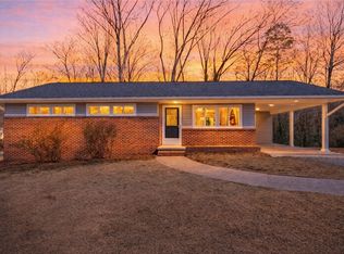 522 Robin Dr, Seneca, SC 29678