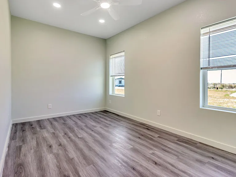 1310 W FM 487 #E — Photo 10