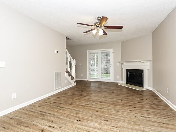 5th image of 217 Moorhill Ave