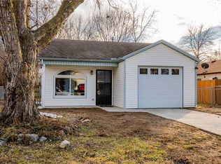 204 E Magnolia St, Rogers, AR 72756