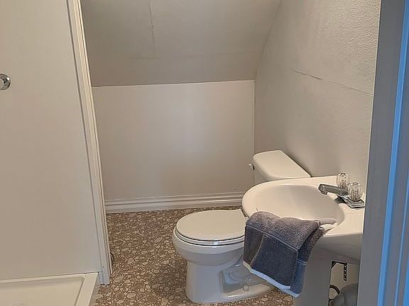 5th image of 15396 Cedar Ave