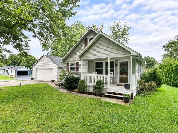 15205 Auburn Rd, Fort Wayne, IN 46845