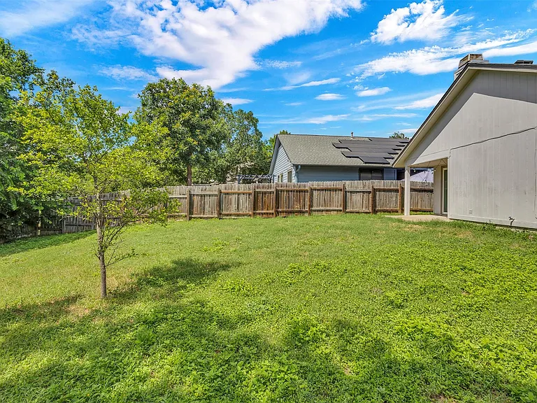 12312 Yarmont Way — Photo 31