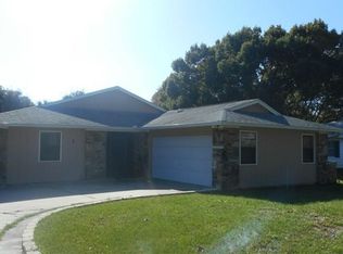 5 S Canal Dr, Yalaha, FL 34797