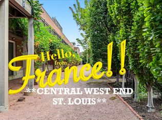 36 Carriage Ln #42, Saint Louis, MO