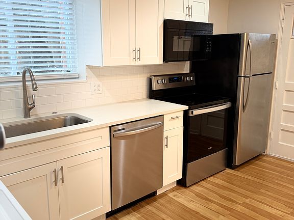 2nd image of 2920 W 44th Ave
