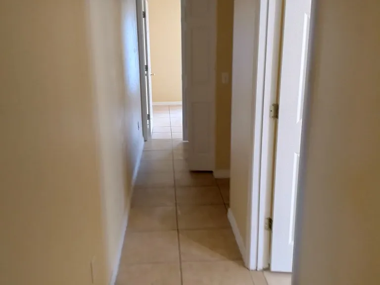 716 Swan Way — Photo 10