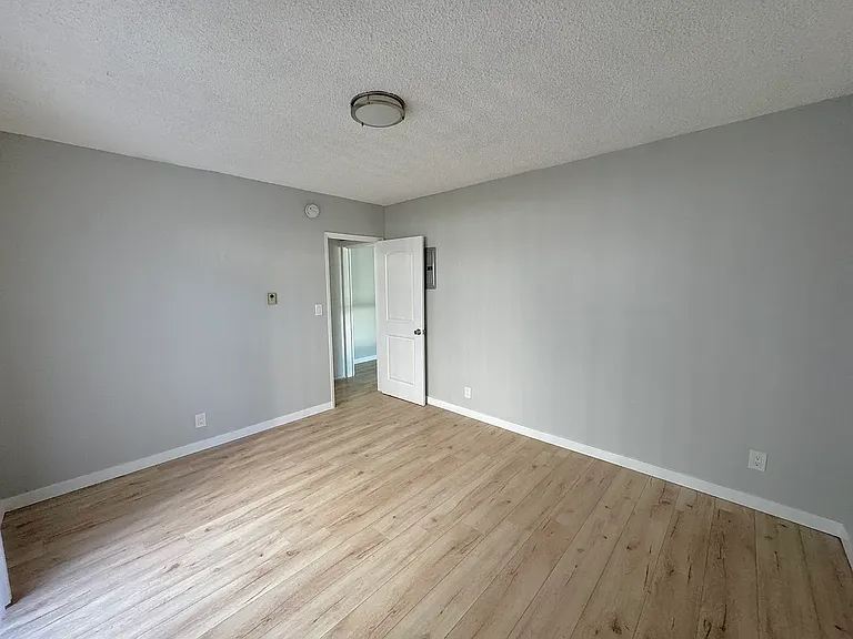 5505 Corteen Pl #7 — Photo 22