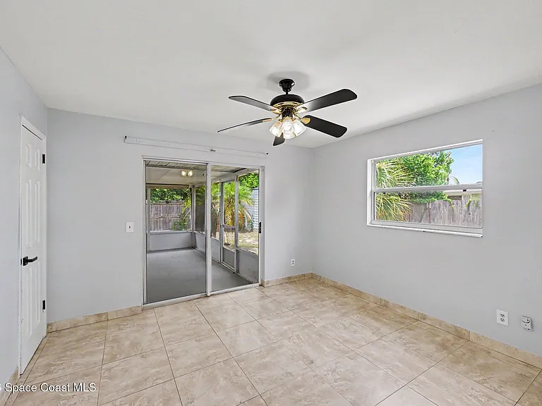 2292 Lakeview Dr — Photo 8