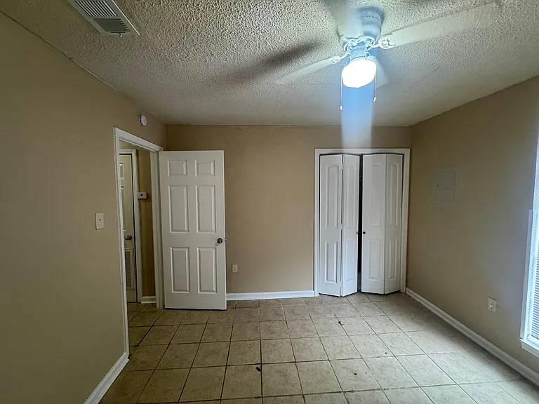 3204 N Stevendale Rd #B — Photo 6