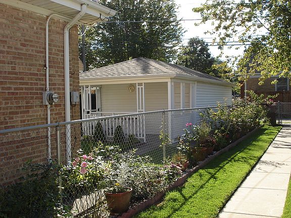 4th image of 4006 Brummel St