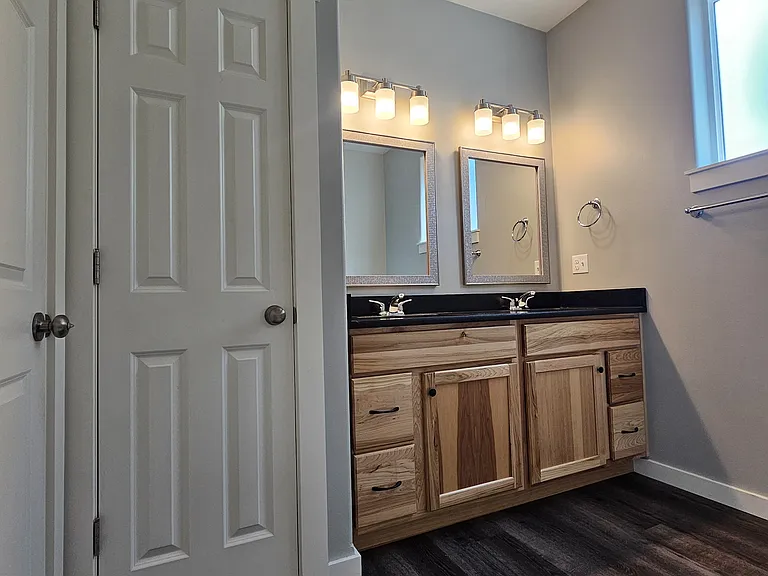 2nd bathroom