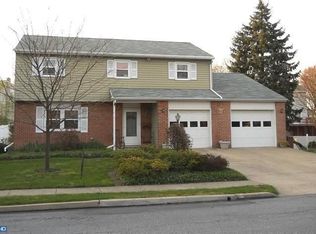 613 Governor Dr, Shillington, PA 19607