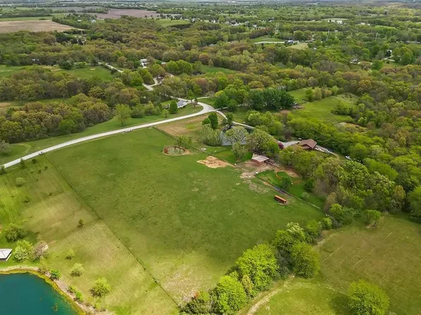 3389 SE Old Barn Ln, Holt, MO 64048
