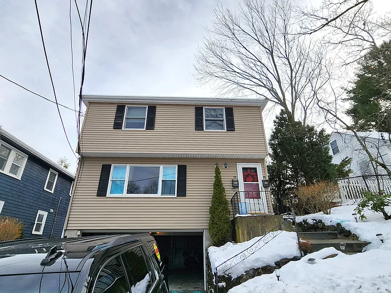 98 Sylvia St #1 — Photo 12