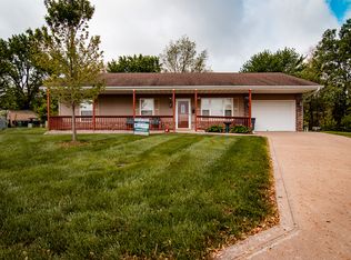 406 Valley View Ct, Cameron, MO 64429