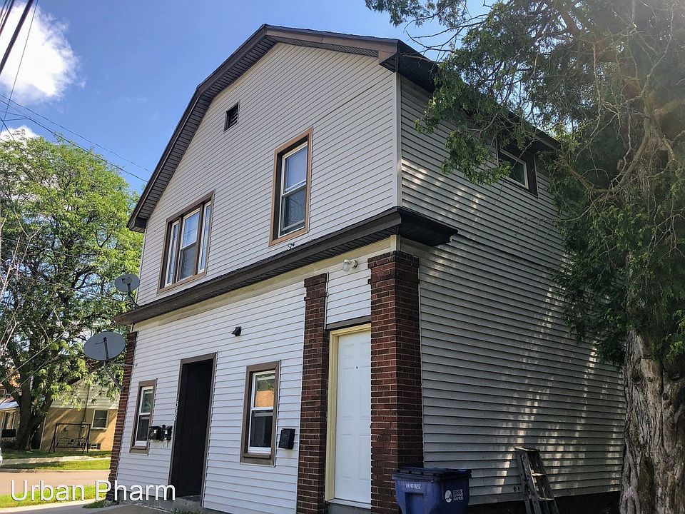 1st image of 1338 Muskegon Ave NW APT 2