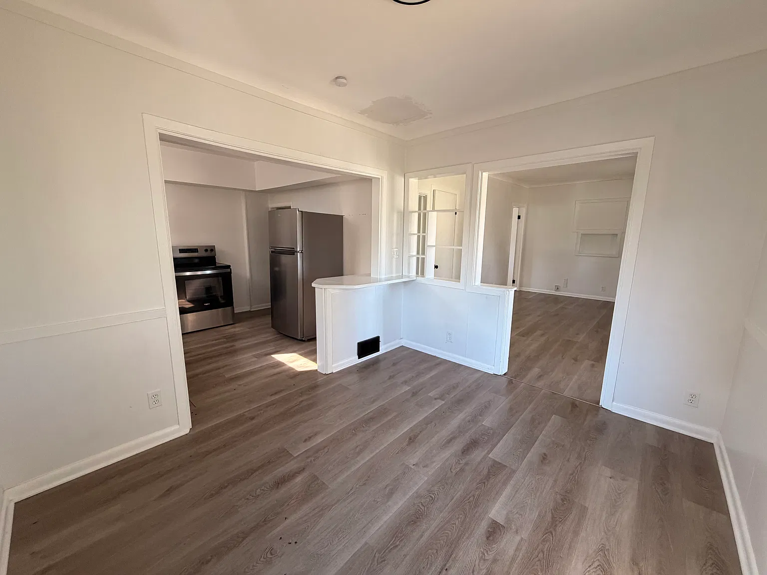 4013 Caroline Ave — Photo 3