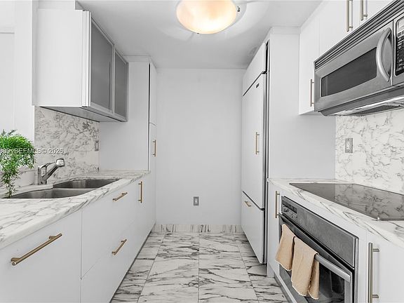 5th image of 450 Alton Rd APT 3008