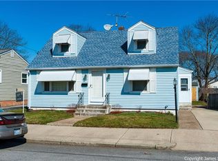 215 Clews St, Pawtucket, RI 02861