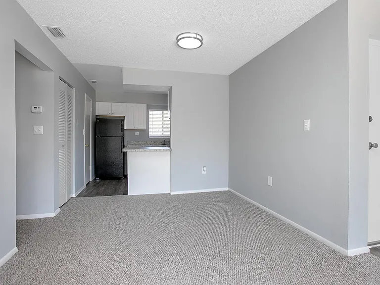 Woodhollow Aartments — Photo 11