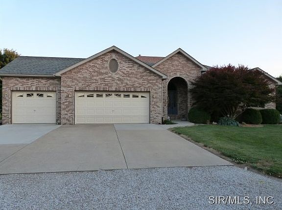 3rd image of 112 Prairie Manor Dr