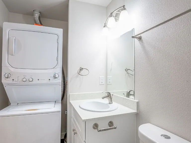Cedar Park Apartments — Photo 8