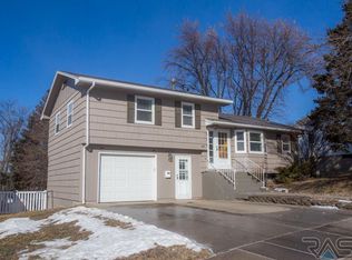 1417 S Comet Rd, Sioux Falls, SD 57103