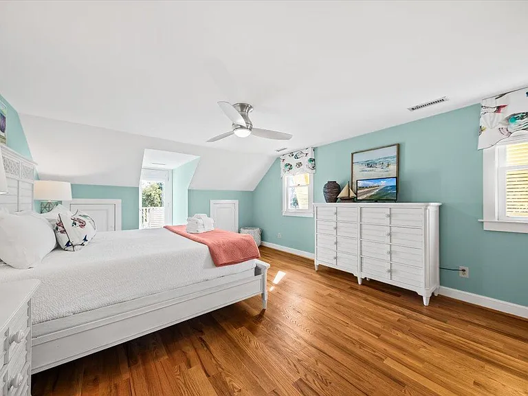 2714 Bayonne St — Photo 16