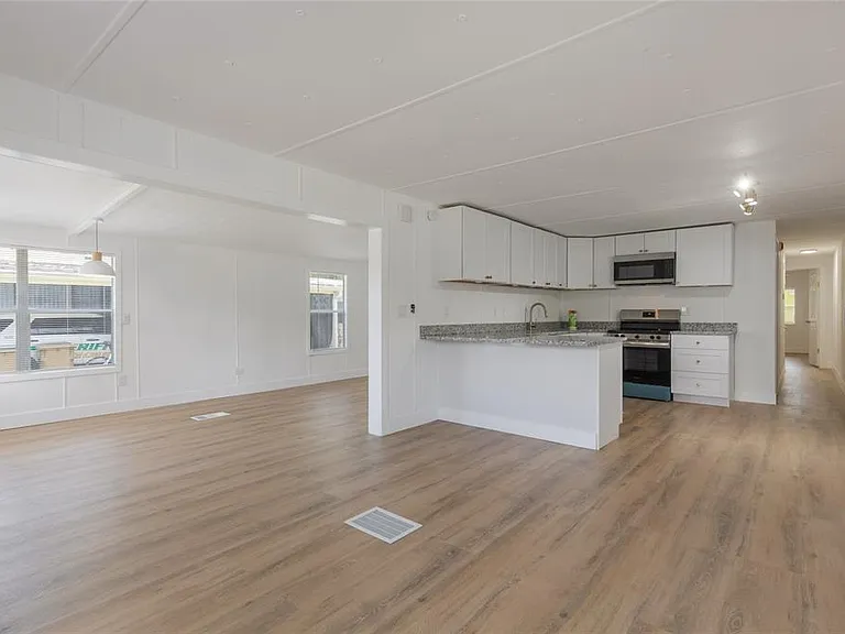 814 Roseapple Ave — Photo 9