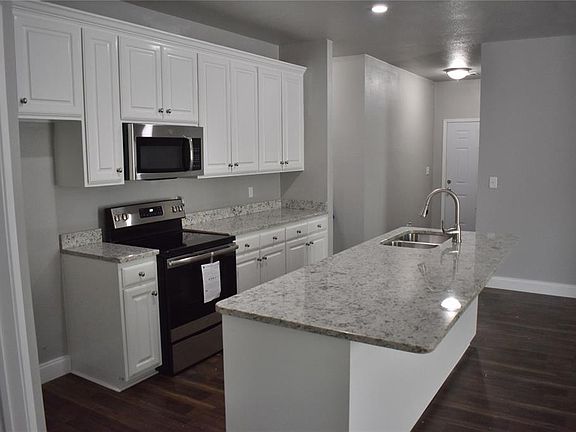 3rd image of 3200 Chalmette Ct
