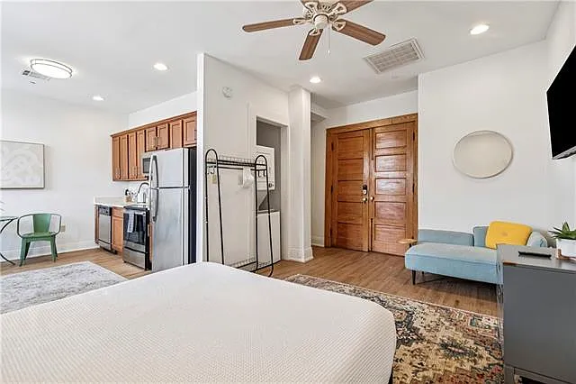 3918 Baronne St #201 — Photo 5