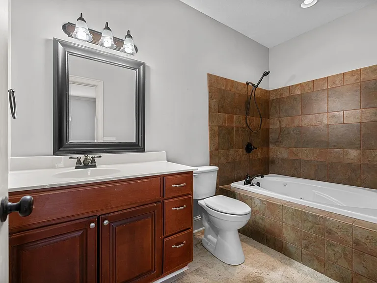 3471 Walden Dr — Photo 15