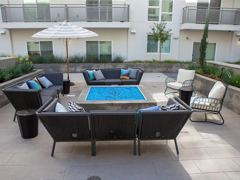 Onyx Glendale — Photo 22