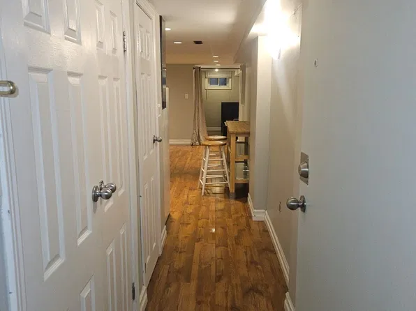 2 Golden Ave #Basement, Toronto, ON M6R 2J4