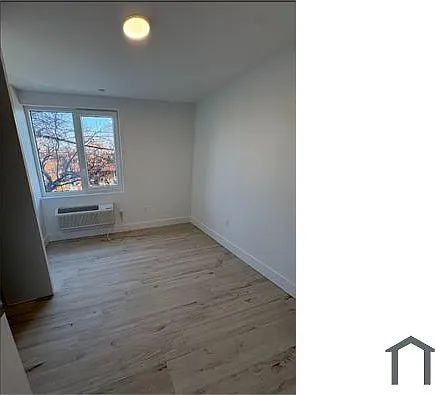 589 Saratoga Ave #2B