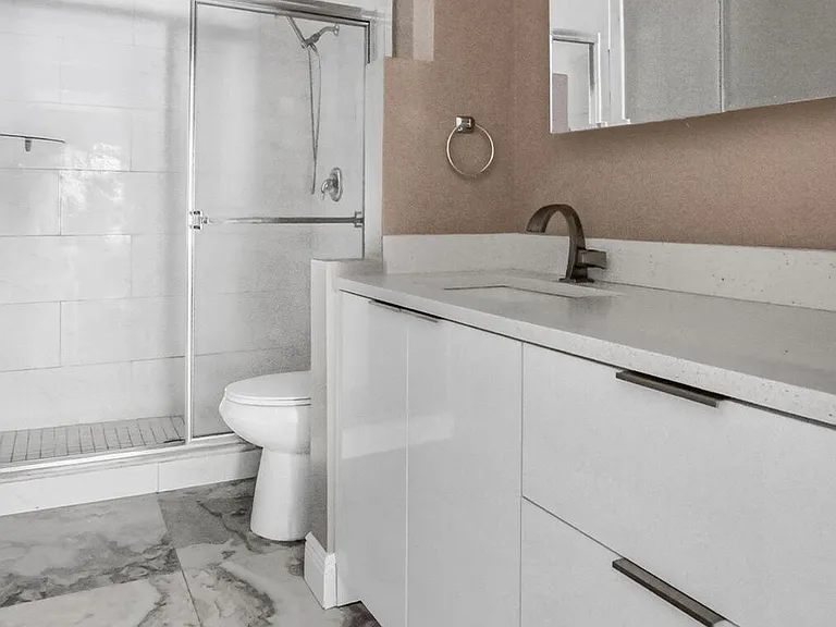 301 Club Cir #208 — Photo 22