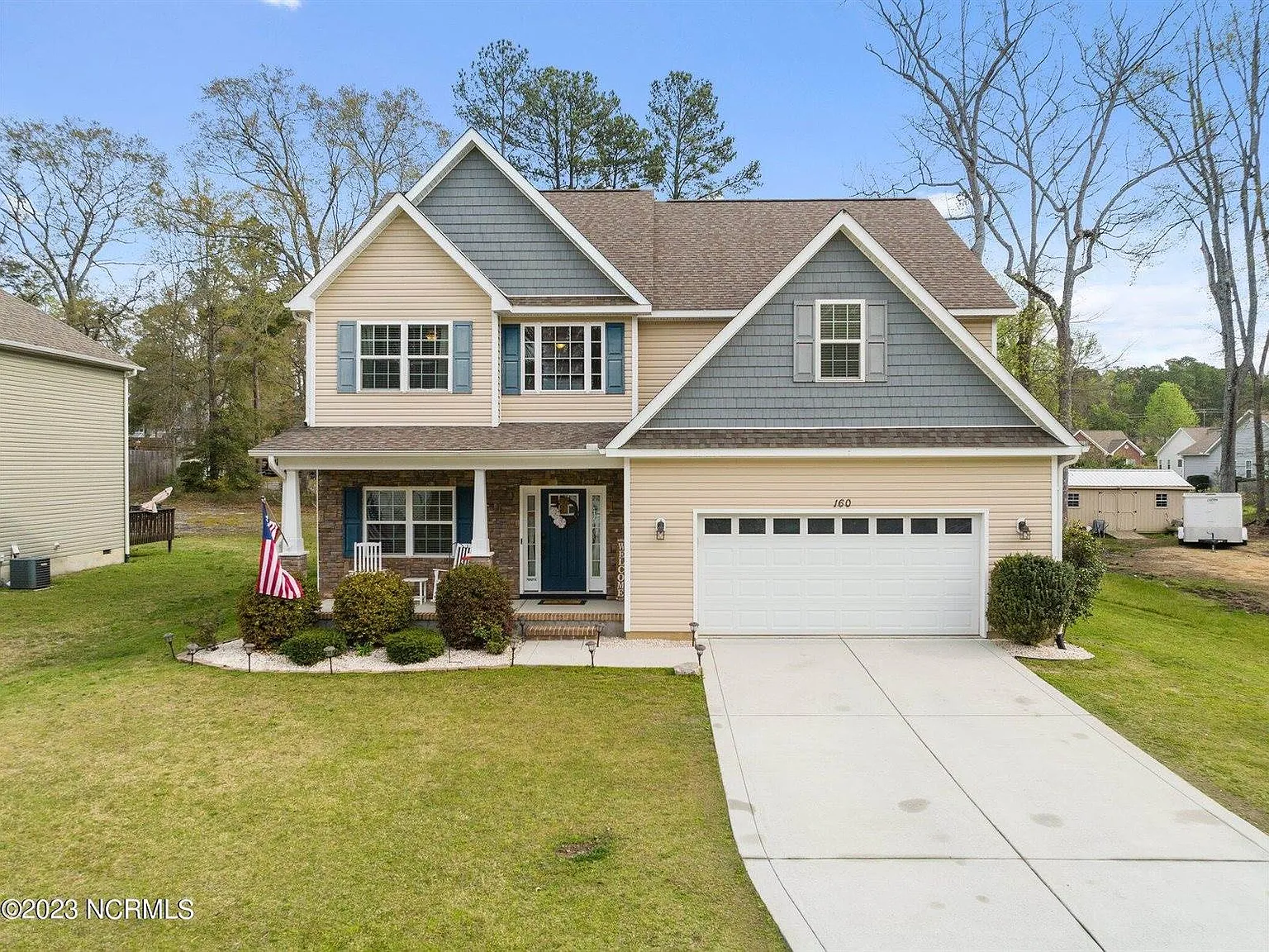 4 bed, 2.5 bath, 2890 sqft, $2,400 — Photo 1
