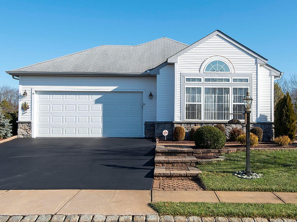1st image of 19 Verona Dr