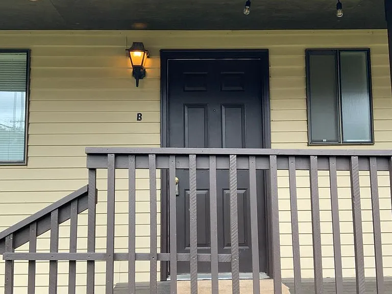 5913 Glenwood Ave #B — Photo 2