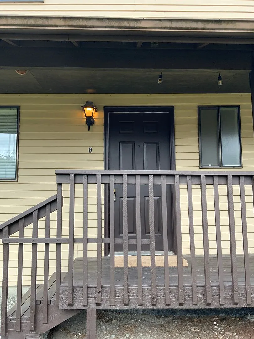 Building Photo - 5913 Glenwood Ave #B