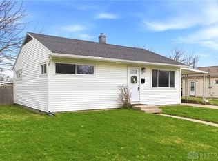 15 Diana Ln N, Fairborn, OH 45324