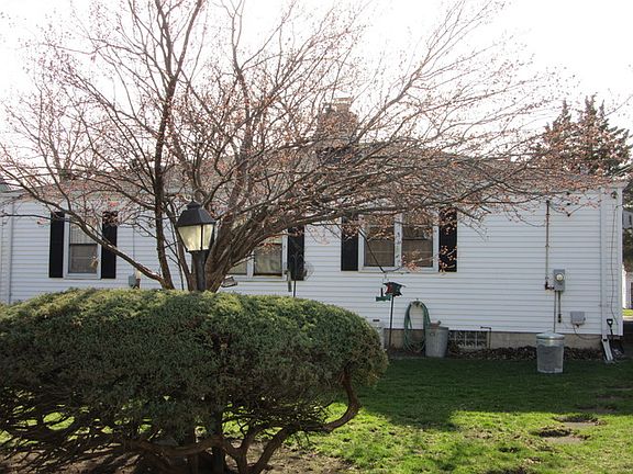 2nd image of 1504 N Hosmer St