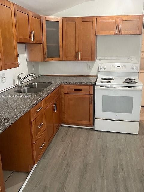 2nd image of 245 NW 6th Ave