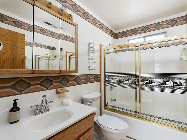 Upstairs bathroom and tub/shower