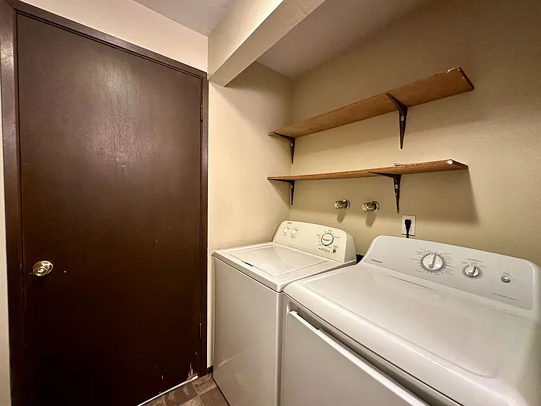 AL1700 — Photo 10