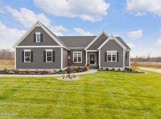 18 Dahlia Dr, Clifton Park, NY 12065