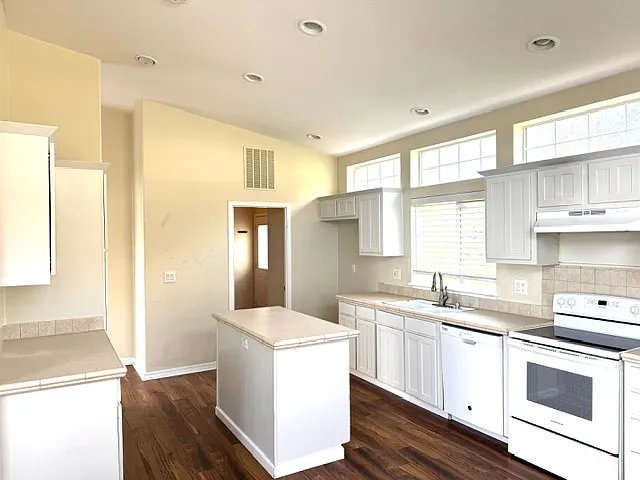 24303 Woolsey Canyon Rd #115 — Photo 6