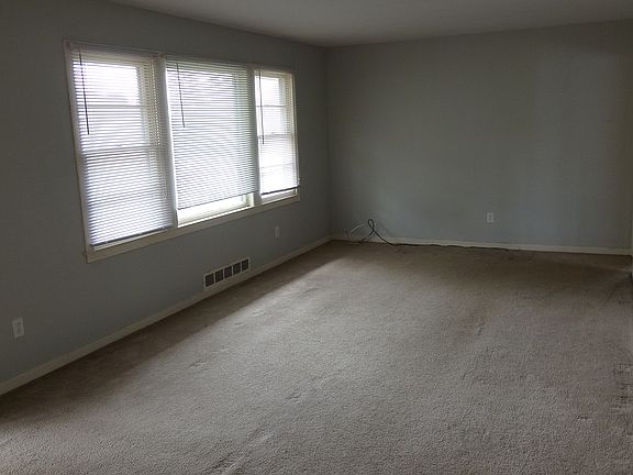 4th image of 123 Fairwood Dr