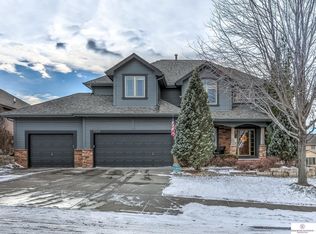 17021 Erskine St, Omaha, NE 68116